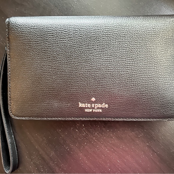 kate spade Handbags - Like new Kate Spade wallet